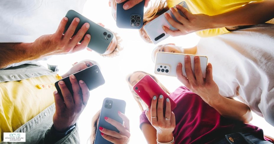 El uso de redes sociales en adolescentes