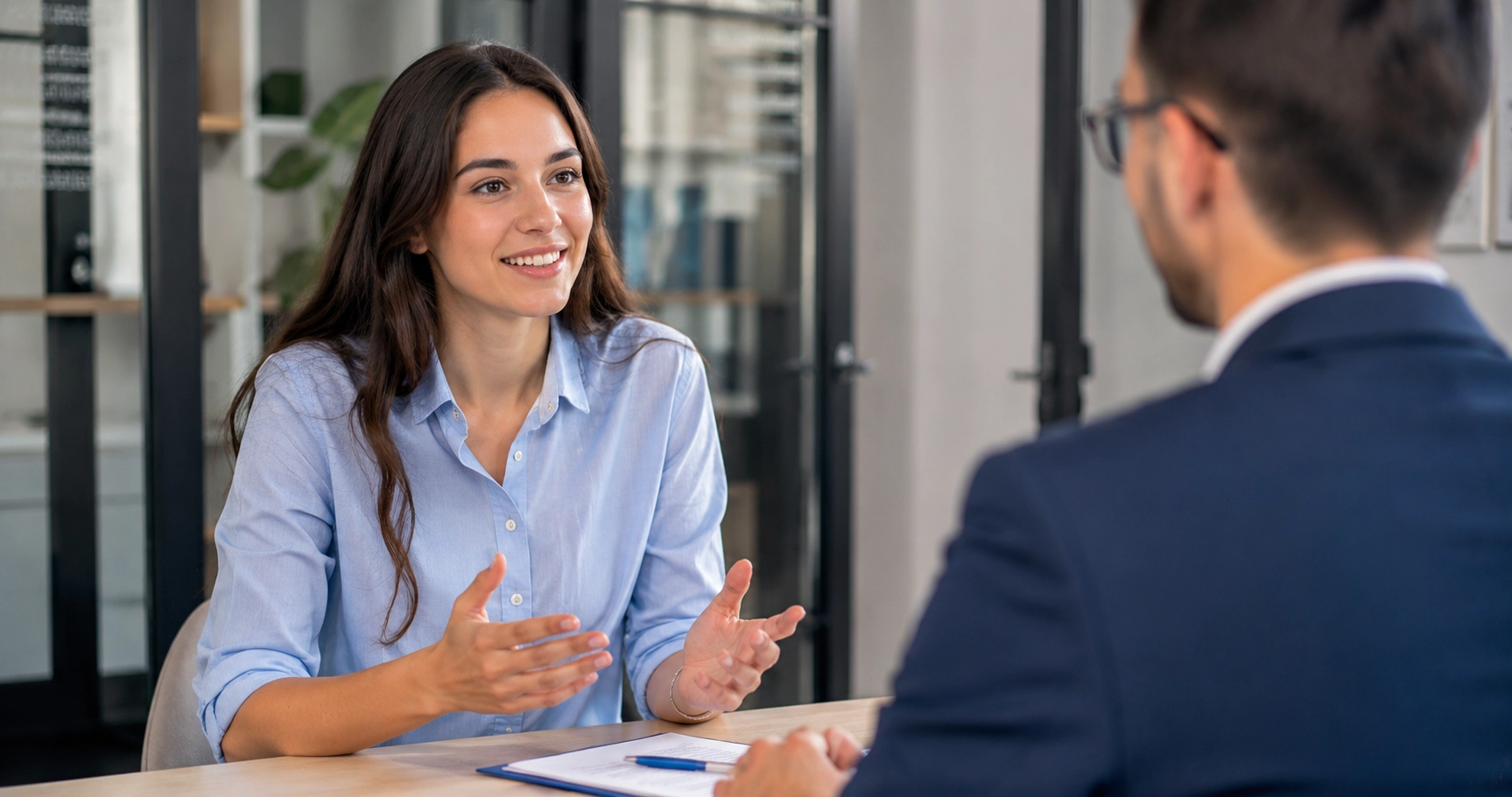 Cómo mejorar tus habilidades comunicativas para entrevistas y entornos de trabajo